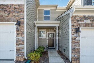 7901 Iron Rd in Lake Norman of Catawba, NC - Foto de edificio - Building Photo