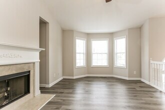 7823 Cambridge Dr in Douglasville, GA - Foto de edificio - Building Photo