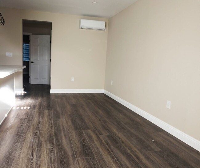410 N 5th St in Montebello, CA - Foto de edificio - Building Photo