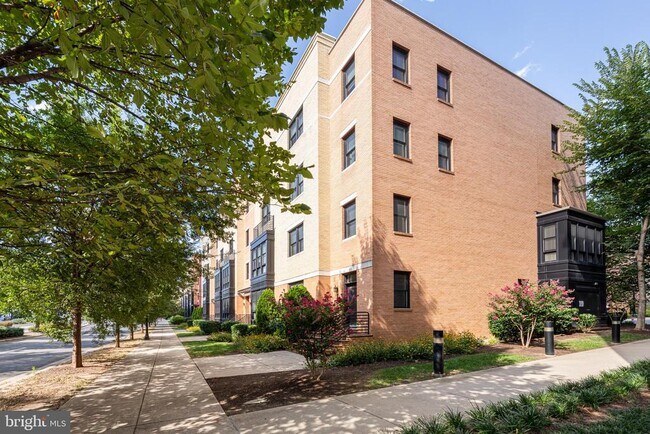 property at 1903 Richmond Hwy