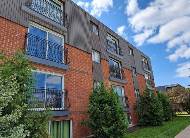 Juliette Apartments in Sault Ste Marie, ON - Building Photo - Building Photo