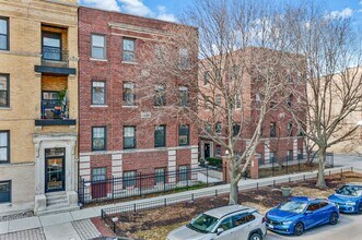 3711 N Kenmore Ave, Unit 3708-407 in Chicago, IL - Foto de edificio - Building Photo