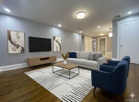 27 Grand Blvd in Scarsdale, NY - Building Photo