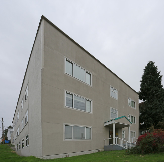 Comerford Apartments in New Westminster, BC - Building Photo - Building Photo