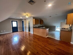 21 Pear St in Fall River, MA - Building Photo - Building Photo