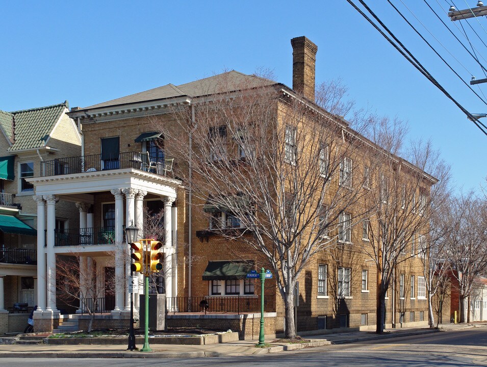 2600 Monument Ave in Richmond, VA - Foto de edificio