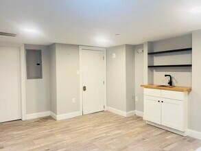 19 Plymouth St, Unit 1 in Cambridge, MA - Foto de edificio - Building Photo