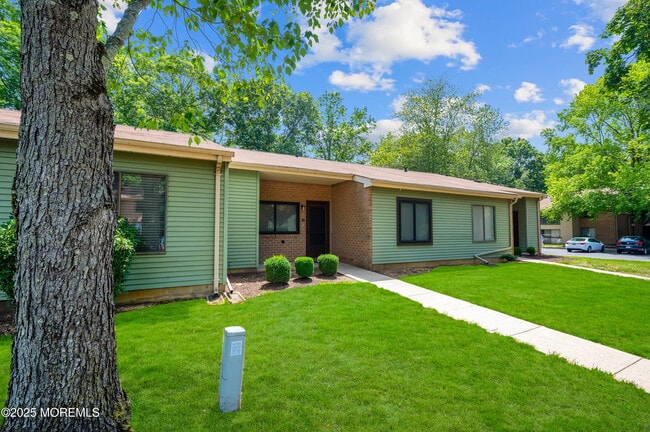 222 Medford Ct