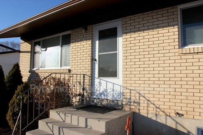 property at 825 E 760 N