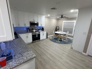 1250 S Pinellas Ave in Tarpon Springs, FL - Building Photo - Building Photo