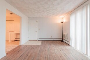 10 Josephine St in North Providence, RI - Building Photo