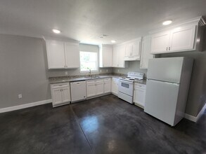 1539 N 2nd St-Unit -1539 in Dardanelle, AR - Foto de edificio - Building Photo