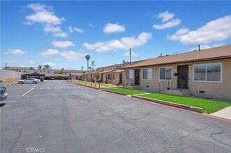 16102 Cornuta Ave in Bellflower, CA - Building Photo - Building Photo