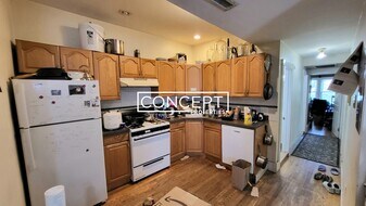 131 Brook St, Unit 3 in Brookline, MA - Building Photo