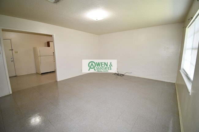 2013 Elizabeth St in Westlake, LA - Building Photo - Building Photo