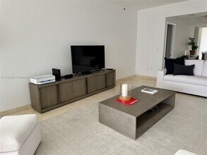 785 Crandon Blvd, Unit 803 in Key Biscayne, FL - Building Photo - Building Photo