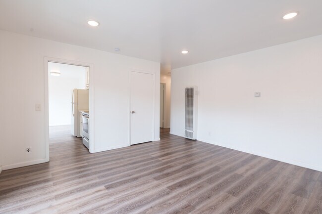 1634 Milvia in Berkeley, CA - Building Photo - Interior Photo