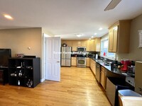 25 Iroquois St, Unit 1 in Boston, MA - Building Photo - Building Photo