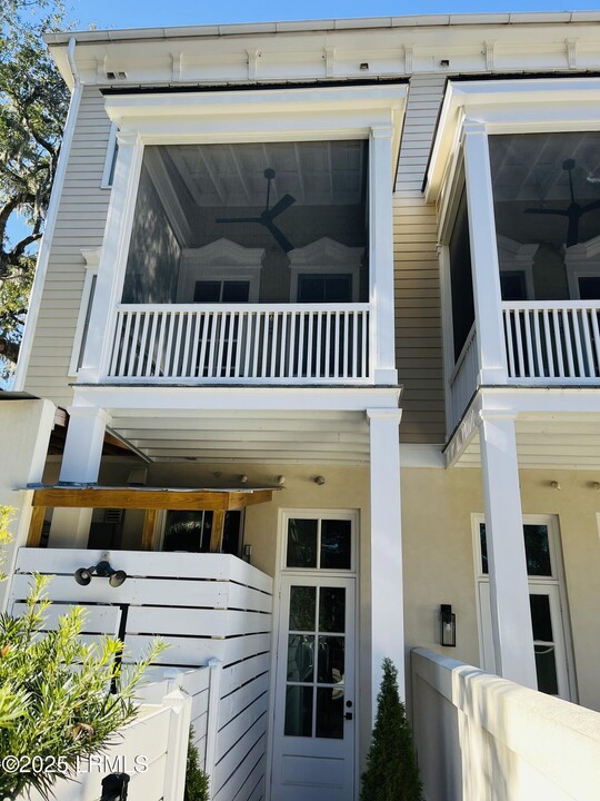 9 Market in Beaufort, SC - Building Photo