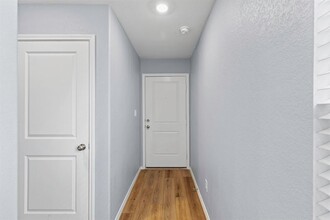 12 Trinity Cir in Lockhart, TX - Building Photo - Building Photo