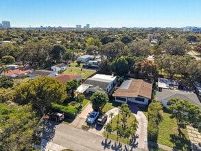 1624 NE 175th St in North Miami Beach, FL - Building Photo - Building Photo