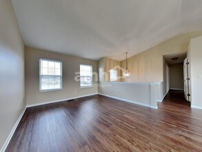 30 Sandpiper Ct in Amelia, OH - Building Photo - Building Photo