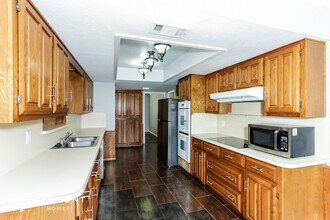 206 Clubbrook Circle in Desoto, TX - Building Photo - Building Photo