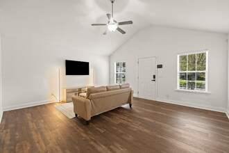 16 Ristona Dr in Savannah, GA - Foto de edificio - Building Photo