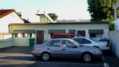 253 N Glassell St in Orange, CA - Foto de edificio - Building Photo
