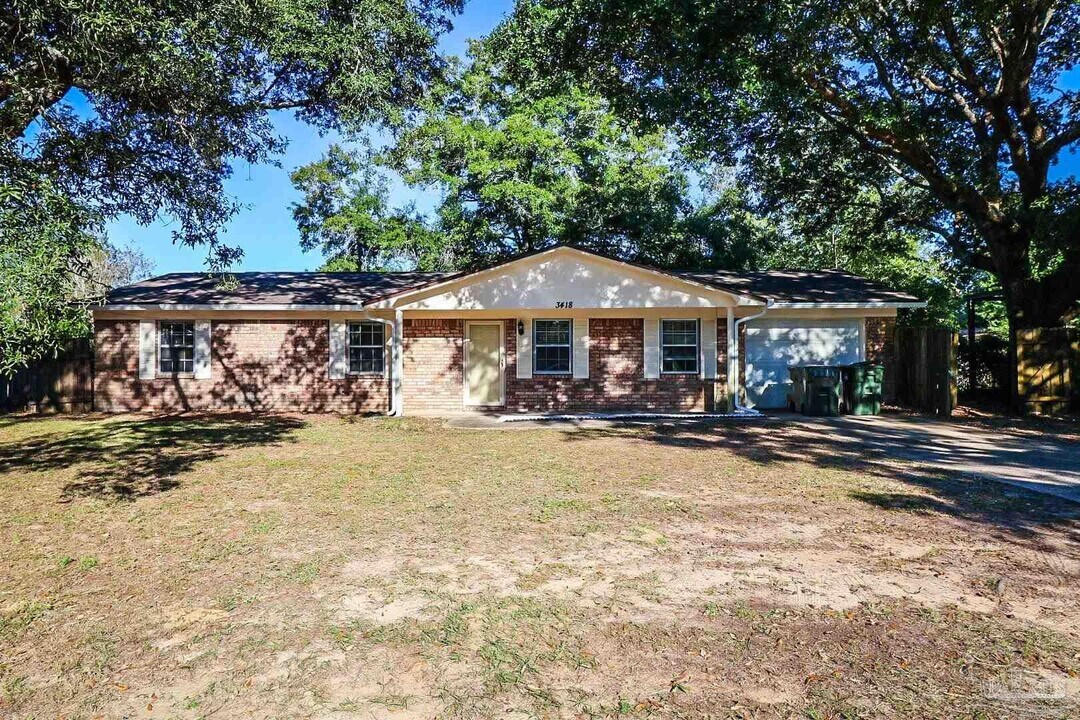 3418 N Blue Angel Pkwy in Pensacola, FL - Building Photo