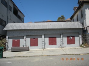 162 Santa Fe Ave in Richmond, CA - Foto de edificio - Building Photo