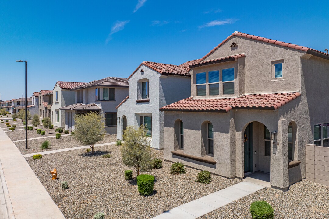 BB Living at Civic Square in Goodyear, AZ - Building Photo