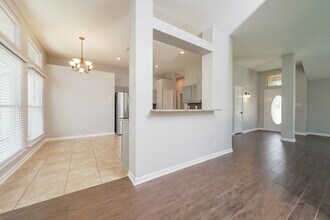 2210 Westview Trail in Denton, TX - Foto de edificio - Building Photo