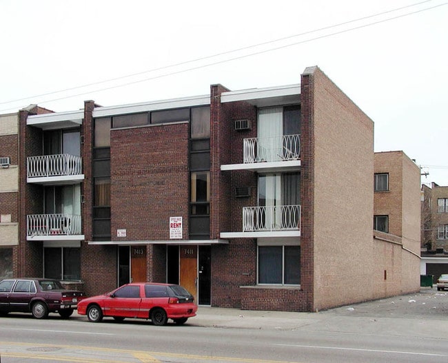 7411-7413 N Western Ave in Chicago, IL - Building Photo - Building Photo