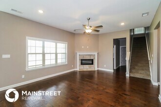 50 Birkdale Dr in Oakland, TN - Foto de edificio - Building Photo