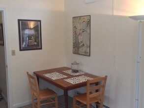 290 N Pleasant St in Amherst, MA - Building Photo - Building Photo