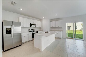 5615 Red Kite Dr in Wimauma, FL - Building Photo - Building Photo