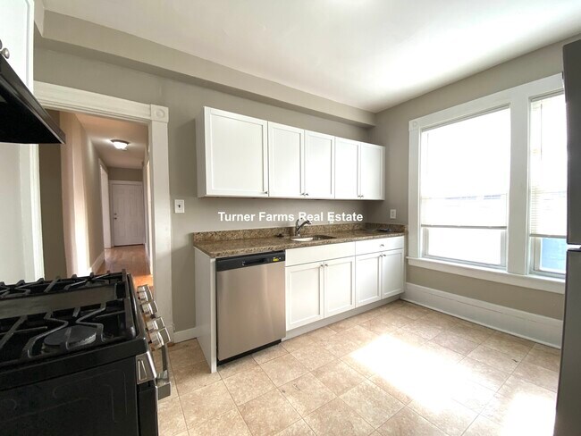 186 Bowdoin St, Unit 2 in Boston, MA - Foto de edificio - Building Photo