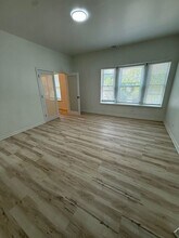 6977 N Bell Ave in Chicago, IL - Building Photo - Building Photo