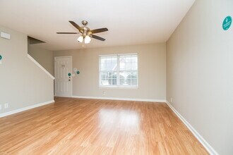 843 Kanatak Ln in Murfreesboro, TN - Foto de edificio - Building Photo