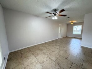 5523 Indian Desert St in San Antonio, TX - Building Photo - Building Photo