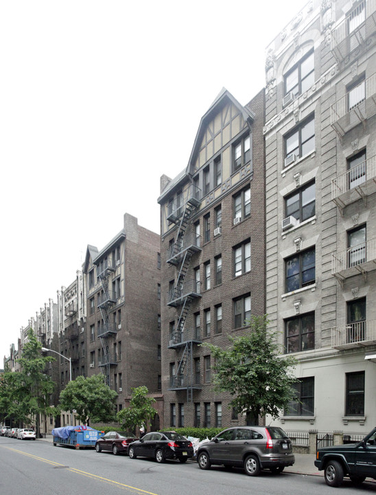 150 Claremont Ave in New York, NY - Building Photo