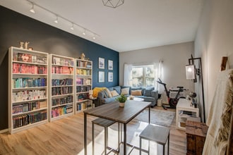 215 7th St NE in Minneapolis, MN - Building Photo - Building Photo