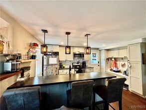 500 Cayuga Rd in Cheektowaga, NY - Building Photo - Building Photo