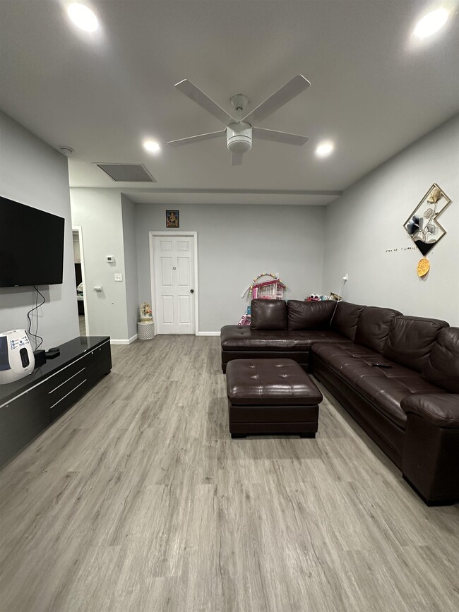 75 Liberty Ave in Jersey City, NJ - Building Photo - Building Photo