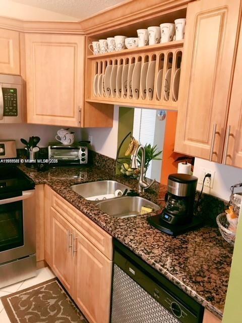 160 NW 60th Ave in Margate, FL - Building Photo - Building Photo