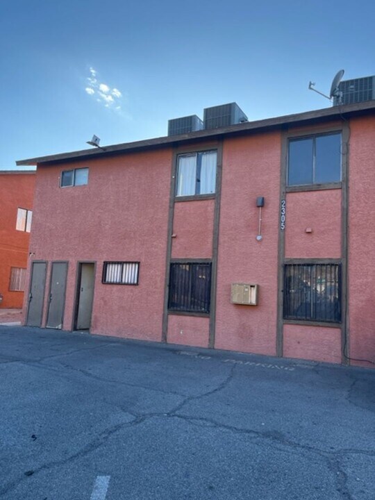 2305 Exeter Dr-Unit -Unit 3/C in Las Vegas, NV - Building Photo