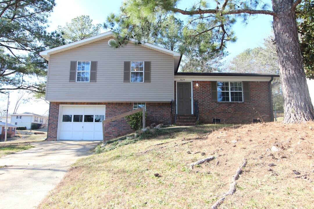 2624 3rd St NW in Center Point, AL - Building Photo