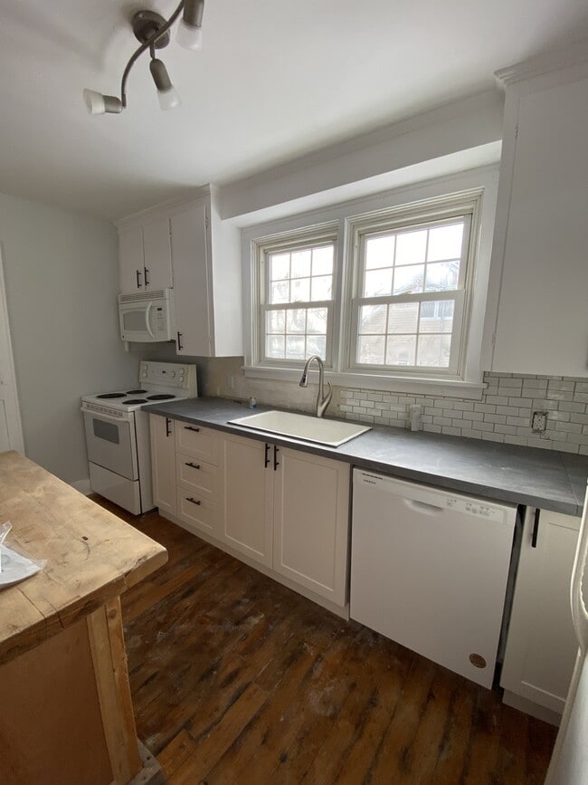 510 Stout Ct in Bathurst, NB - Building Photo - Building Photo