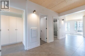 1598-1598 Queen St E in Toronto, ON - Building Photo - Building Photo